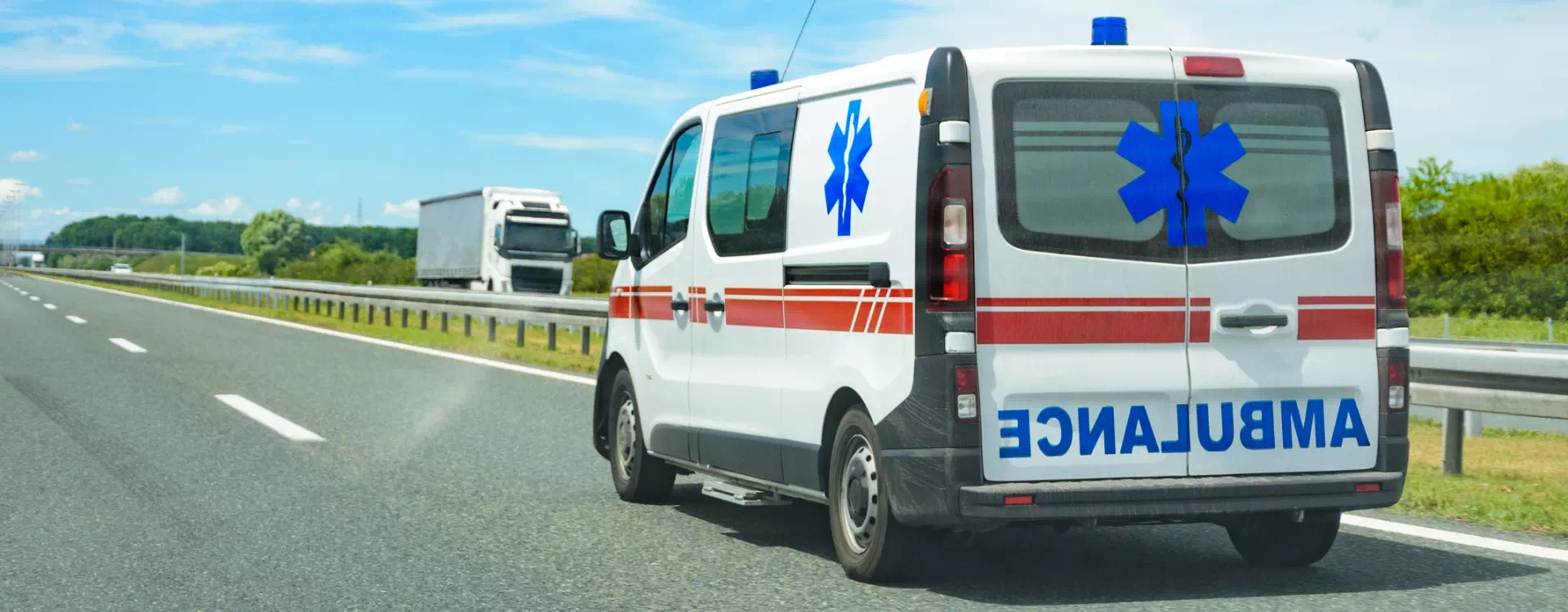 ambulans w drodze
